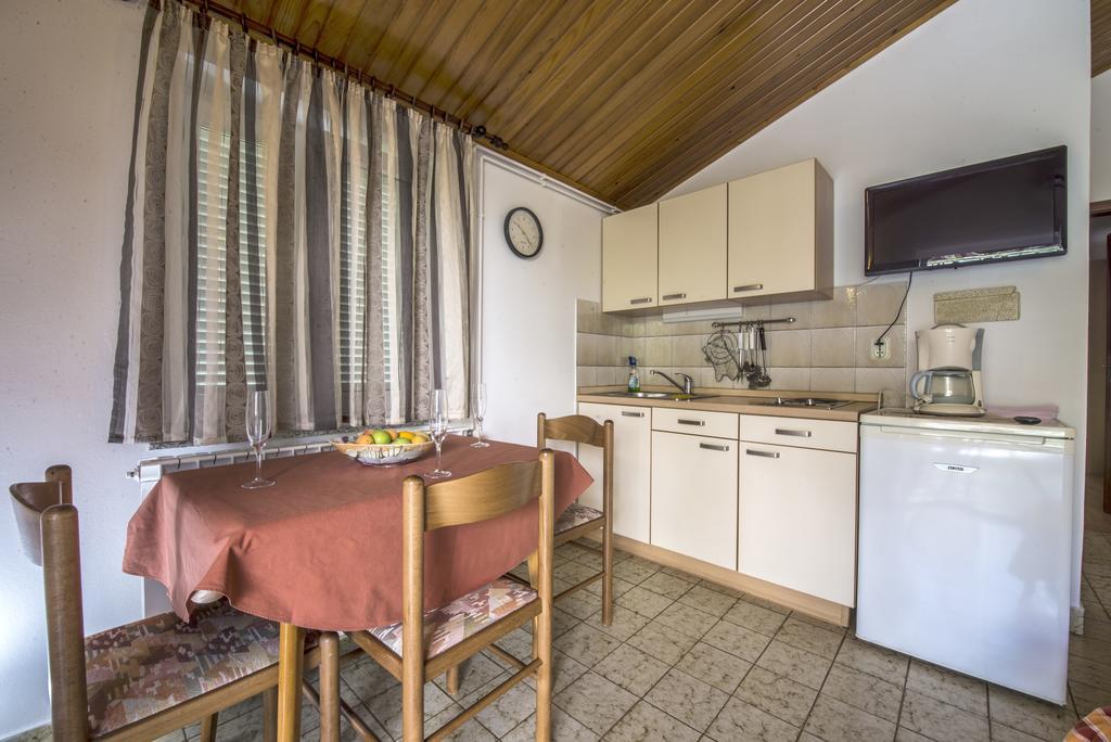 Apartment Anka D Krk Town Exterior foto